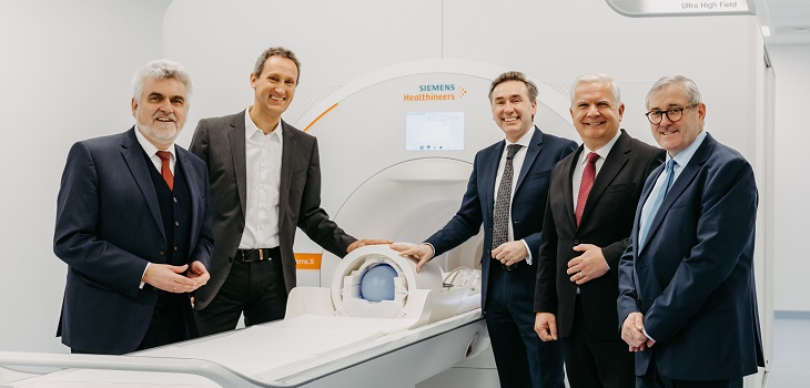 Einweihung 7 Tesla Magnetom Terra.X, Wissenschaftsminister Prof. Willingmann, Prof. Speck, der Staatssekretär Dr. Wünsch, Dr. Kaindl von Siemens Healthineers und der Staatssekretär Dr. Ude 